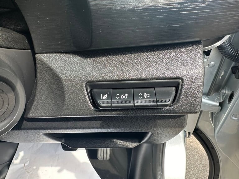 2023 Renault Trafic 2.0 dCi Blue 28 Sport+ Panel Van 5dr Diesel EDC SWB Euro 6 (s/s) (170 ps) PAN...