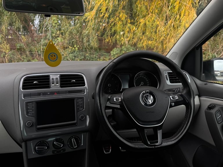 2015 Volkswagen Polo 1.0 BlueMotion Tech SE Design Euro 6 (s/s) 3dr HATCHBACK Petrol Manual