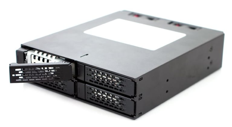 Icy Dock 2.5in HDD/SSD 4 bay SATA Hot Swap Cage