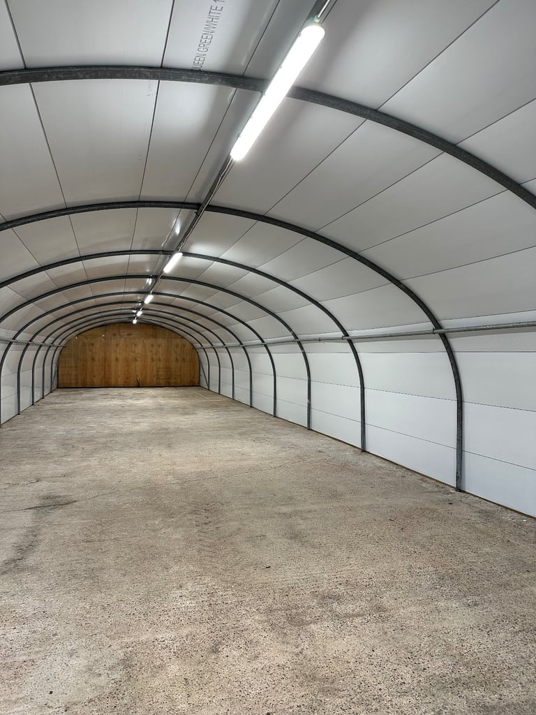 Polly Tunnel / Farm Building 