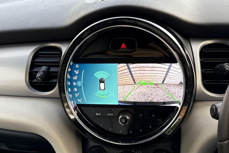 2022 MINI Hatch 1.5 Cooper Exclusive Hatchback 3dr Petrol Steptronic Euro 6 (s/s) (136 ps) HATCHB...