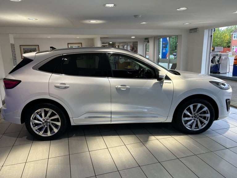 2022 Ford Kuga 2.5 Duratec 14.4kWh Vignale SUV 5dr Petrol Plug-in Hybrid CVT Euro 6 (s/s)  HATCHB...