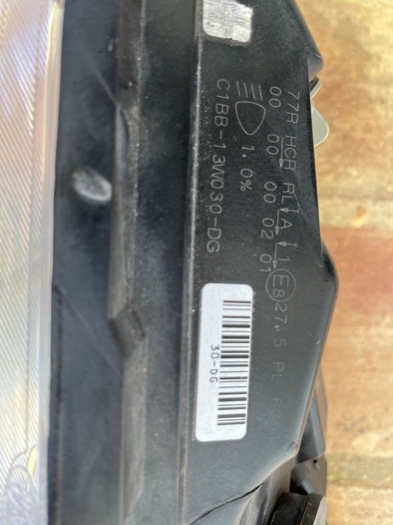 Ford Fiesta 2015 Headlights Genuine Ford L + R, Used  MODEL JA8