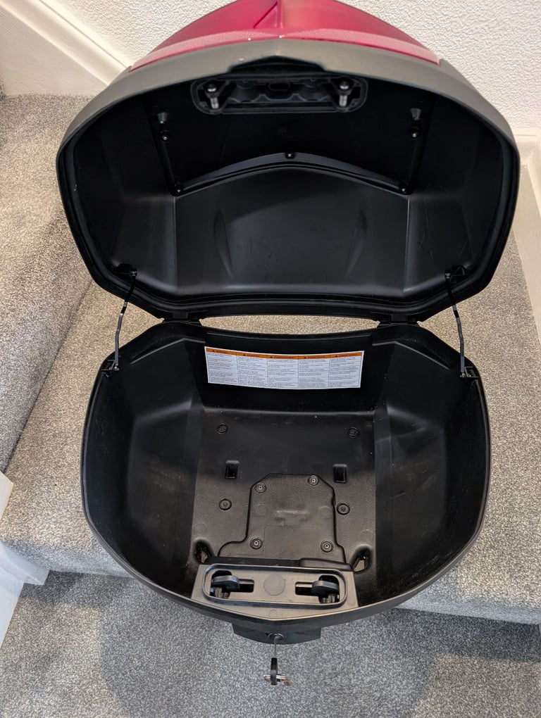 Yamaha 39 ltr top box complete with Yamaha rack for fitting to Yamaha MT10sp 2022 