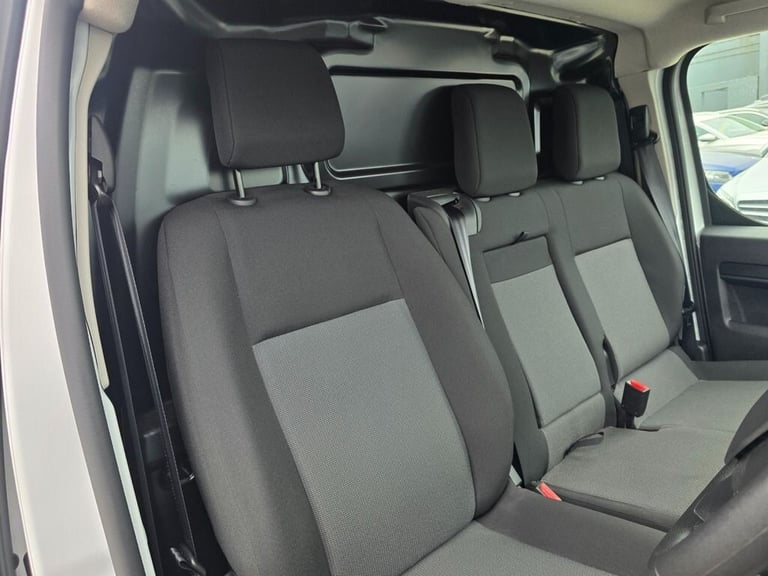 2023 Citroen Dispatch E 1000 75 kWh Enterprise M in white, 12,000 miles, full service history, 1 ...