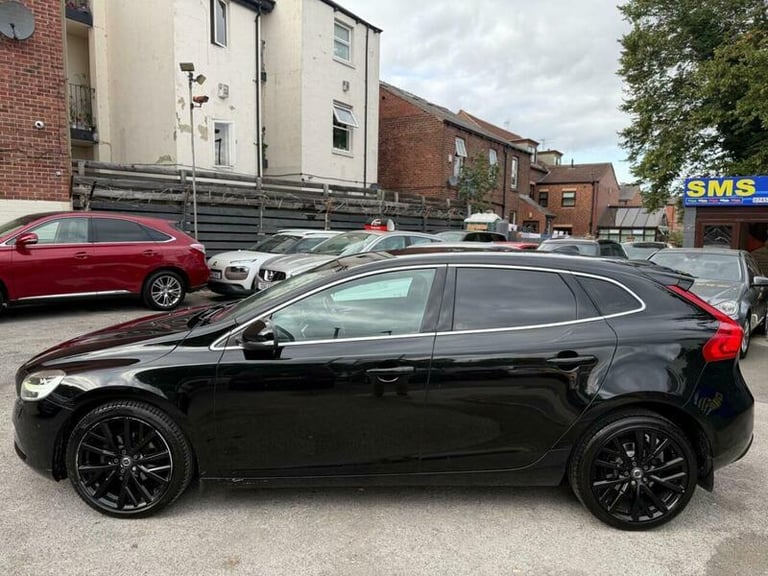 2016 Volvo V40 2.0 D2 Inscription Euro 6 (s/s) 5dr HATCHBACK Diesel Manual