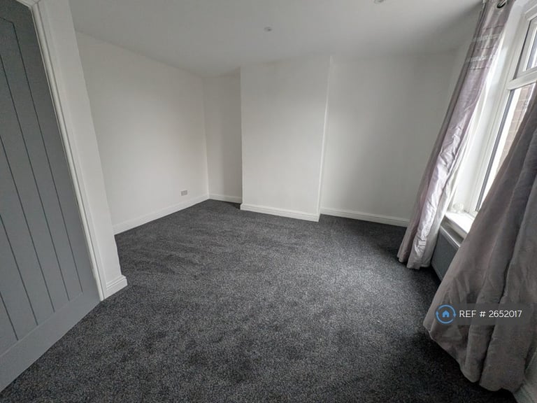 2 bedroom house in Broadbent Road, Oldham, OL1 (2 bed) (#2652017)