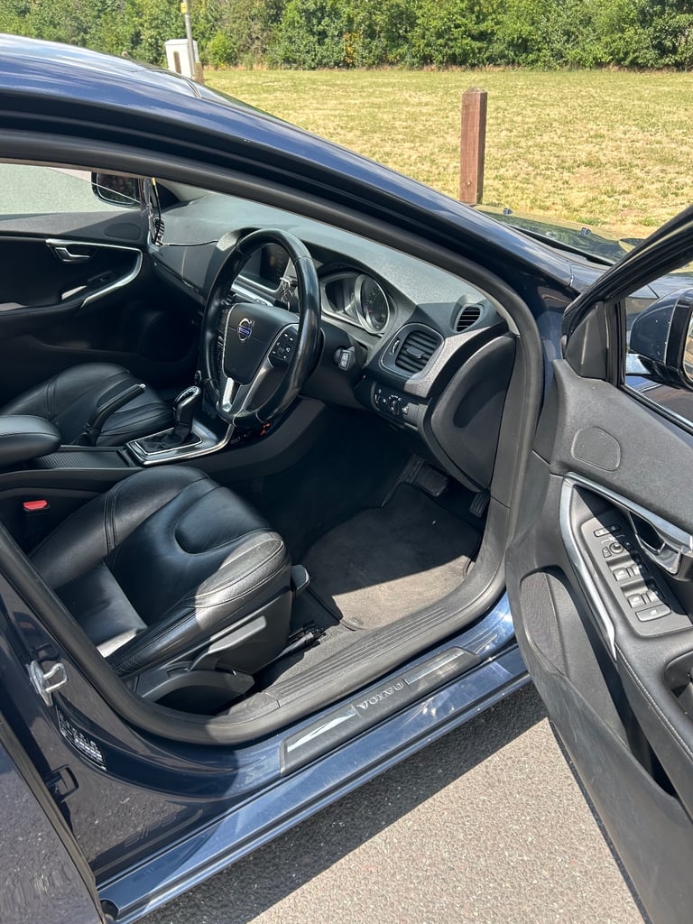 Volvo, V40, Hatchback, 2015, Semi-Auto, 1969 (cc), 5 doors