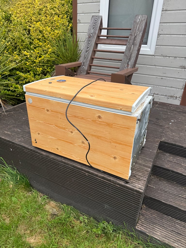 Mini fridge