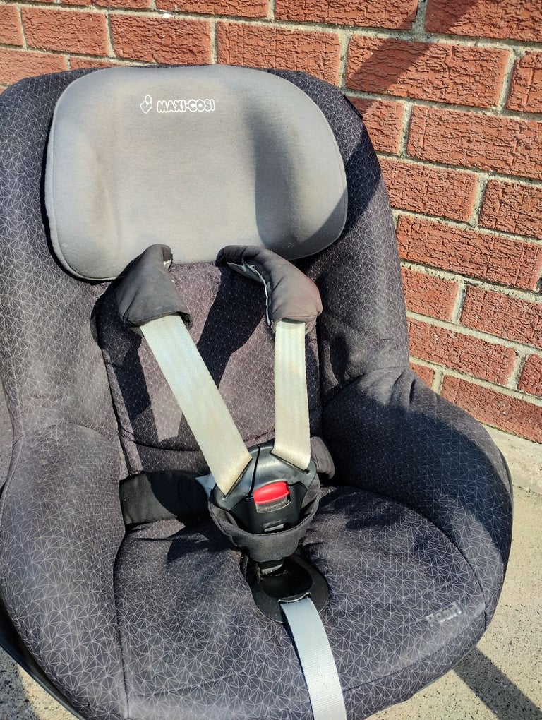 Maxi Cosi Pearl Car Seat (Semi Universal)