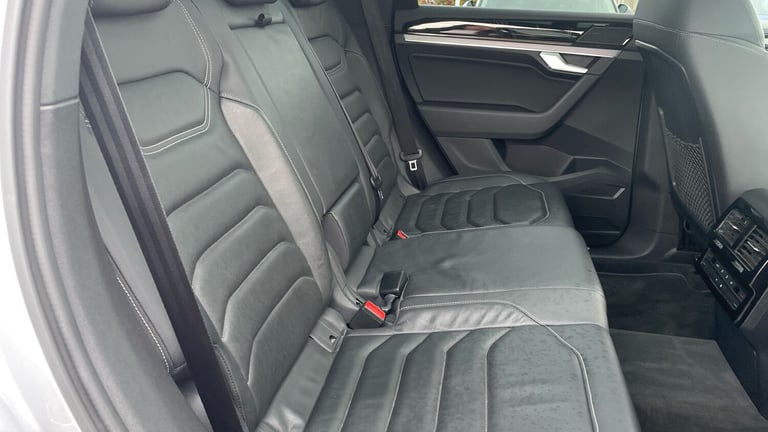 2018 Volkswagen Touareg 3.0 V6 TDI 4Motion R-Line Tech 5dr Tip Auto Diesel Estate Estate Diesel A...