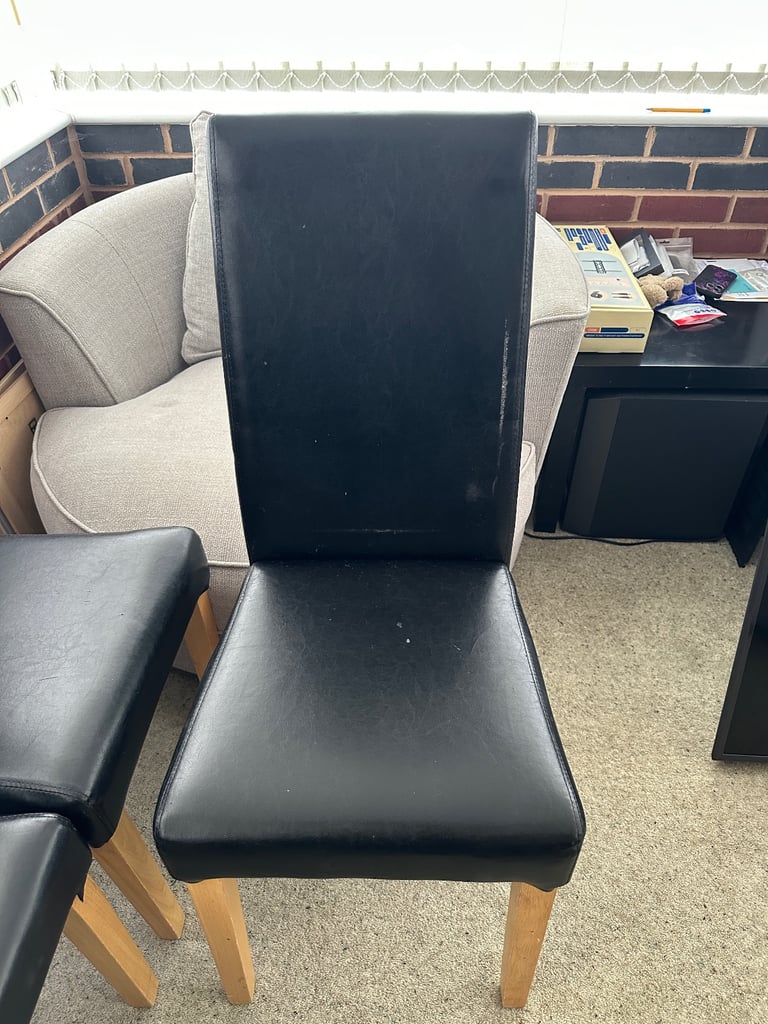 4x Black Dining Table Chairs