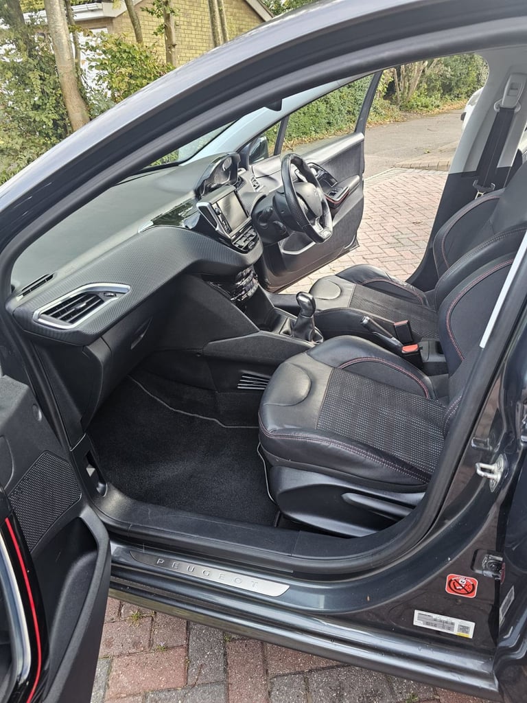 Peugeot, 208, Hatchback, 2015, Manual, 1199 (cc), 5 doors