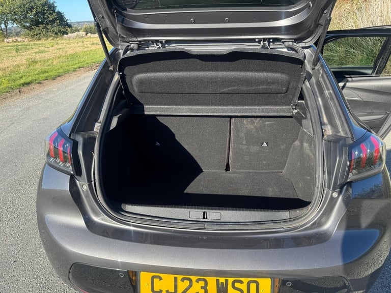 Peugeot 208 1.2 PureTech Allure Premium + Hatchback 5dr Petrol EAT Eu... 2023/23