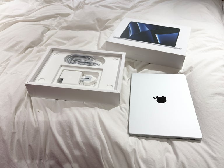 image for CAN DELIVER,ONLY USED FEW TIMES CYCLE 93 BATTERY HEALTH 97% MACBOOK PRO 14 INCH 2021 LAPTOP,M1 PRO