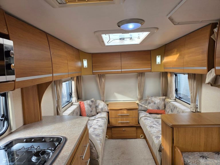 Bailey Pageant Champagne 2008 Four Berth Side Dinette Caravan