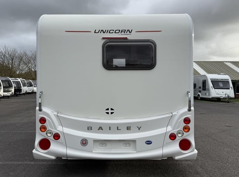 2017 BAILEY UNICORN VIGO LUXURY TOURING CARAVAN