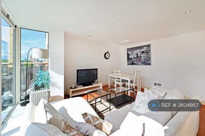 image for 2 bedroom flat in Berglen Court, London, E14 (2 bed) (#2604957)