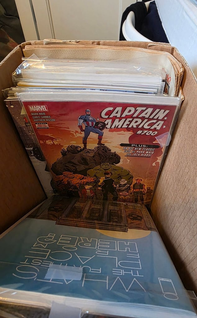 Comic Book Bundle - 140+ issues - Marvel, DC, Image, Indies, 2000AD - Long Box