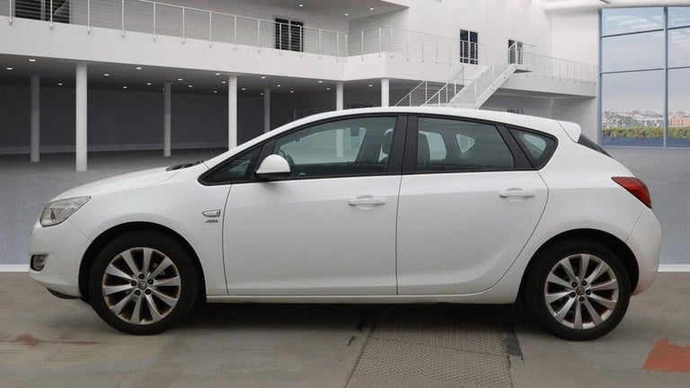 2012 Vauxhall Astra 1.4 16v Active Euro 5 5dr HATCHBACK Petrol Manual