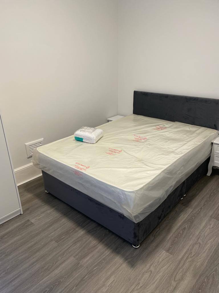 Self-Contained studio in Battersea - Bills Included
