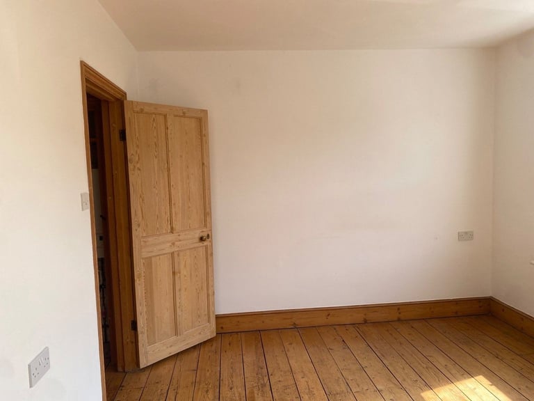 3 bedroom period house in CB1, £2100p/m