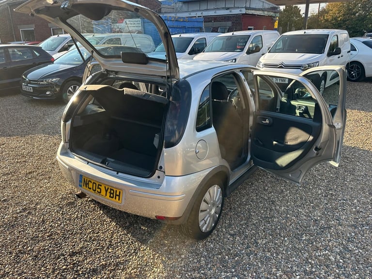 2005 Vauxhall Corsa 1.4i 16v Design 5dr (a/c) HATCHBACK Petrol Automatic