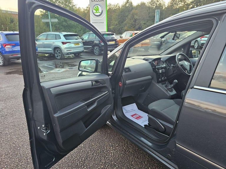 2013 Vauxhall Zafira 1.7 CDTi ecoFLEX Design Euro 5 5dr (SNav) MPV Diesel Manual
