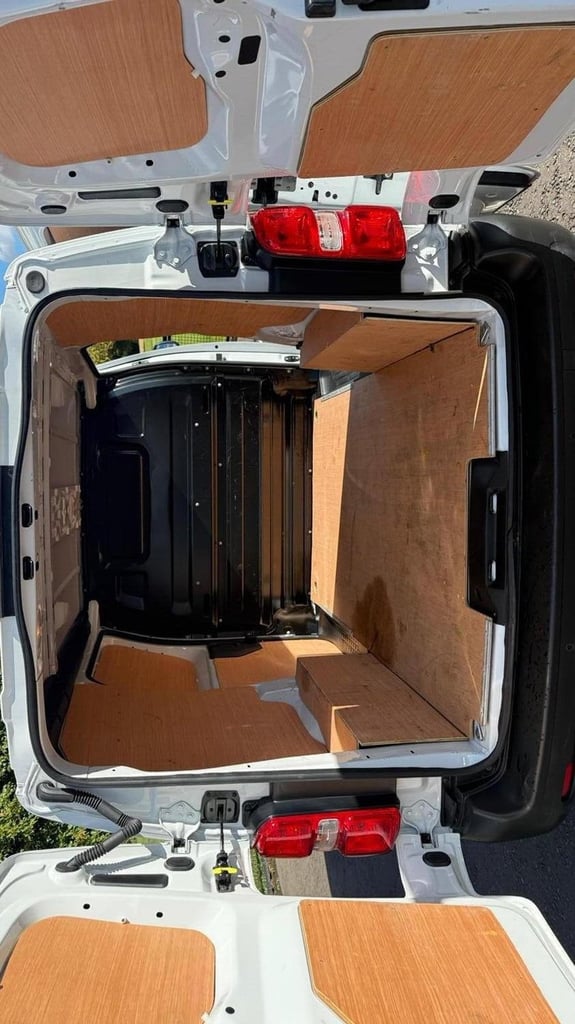 PEUGEOT EXPERT 1.5 BlueHDi 1000 Professional Premium + 2023