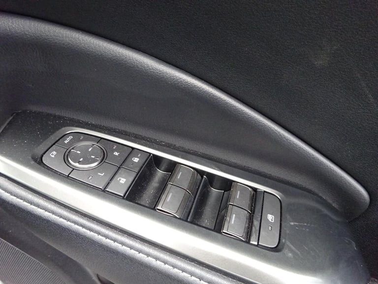 2024 74 REG LEXUS LBX TAKUMI HYBRID AUTO DAMAGED REPAIRABLE SALVAGE