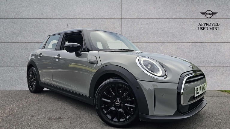 image for 2022 MINI Hatch 1.5 Cooper Classic 5dr Auto HATCHBACK PETROL Automatic