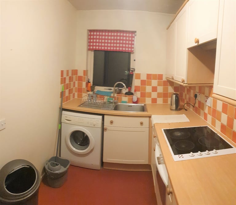 CROSSHARBOUR, E14, LOVELY 2 BEDROOM MODERN APARTMENT AVAILABLE END OF SEPTEMBER 