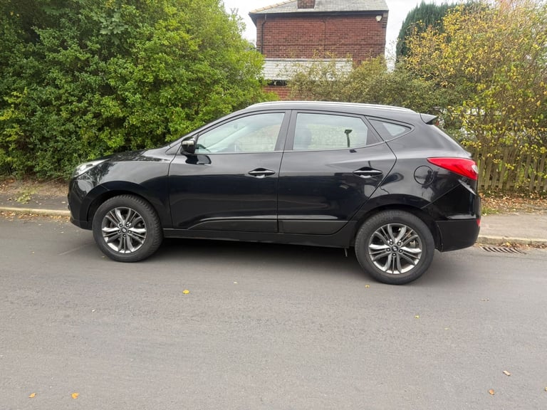 Hyundai ix35 SE1.7 CRDi SUV 2WD 5 Dr with Long MOT&Half Leather Heated Seats Full-Service History
