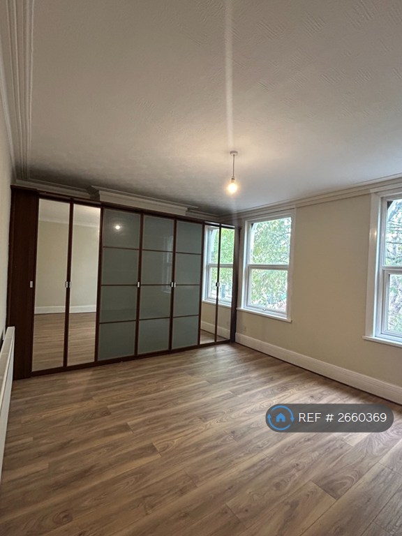 4 bedroom house in Carisbrooke Road, London, E17 (4 bed) (#2660369)