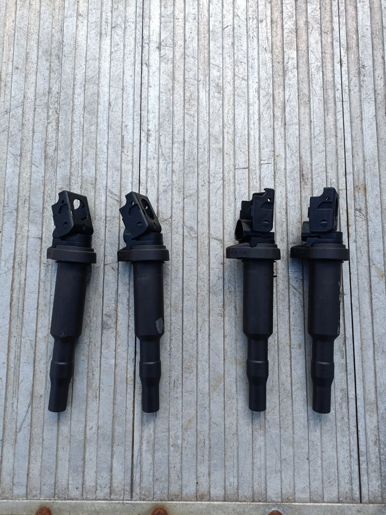 Breaking a Mini R56 1.6 petrol midnight black
