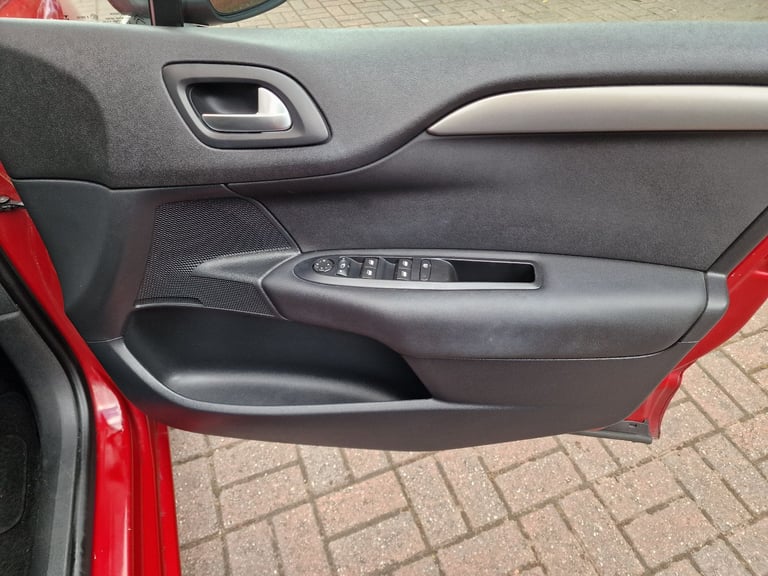Citroen, C4, Hatchback, 2015, Manual, 1598 (cc), 5 doors