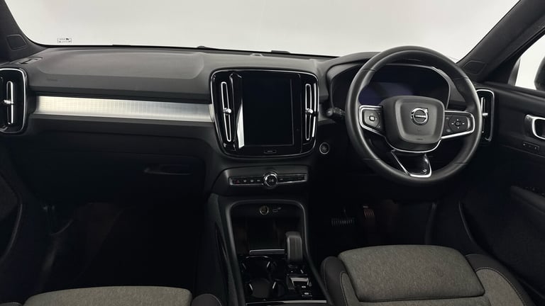 2023 Volvo XC40 B4 Plus SUV Hybrid Automatic