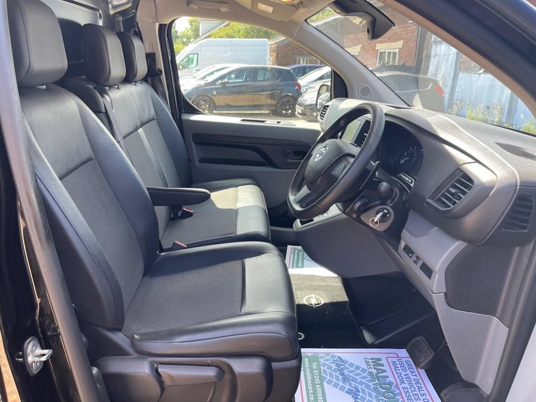 2021 Vauxhall Vivaro 2.0 Turbo D 3100 Dynamic Auto L2 H1 Euro 6 (s/s) 6dr PANEL VAN Diesel Automatic