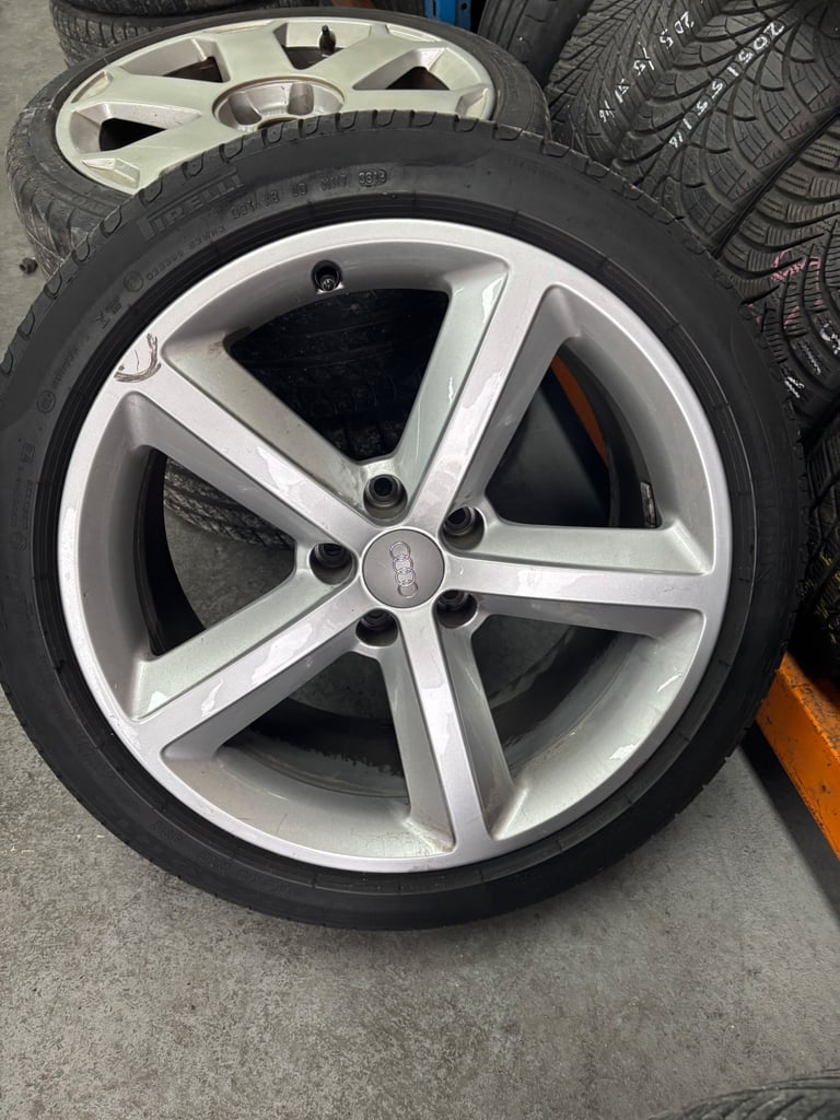Audi wheels whit tires 18 inches 5x112