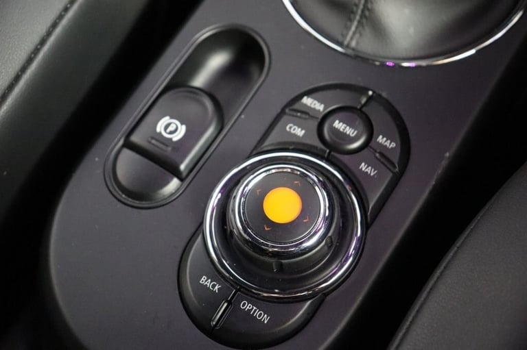 2020 MINI Electric Hatch Cooper SE 32.6kWh Level 2 3dr Auto (SAT NAV, HALF LEATHER) Hatchback ELE...