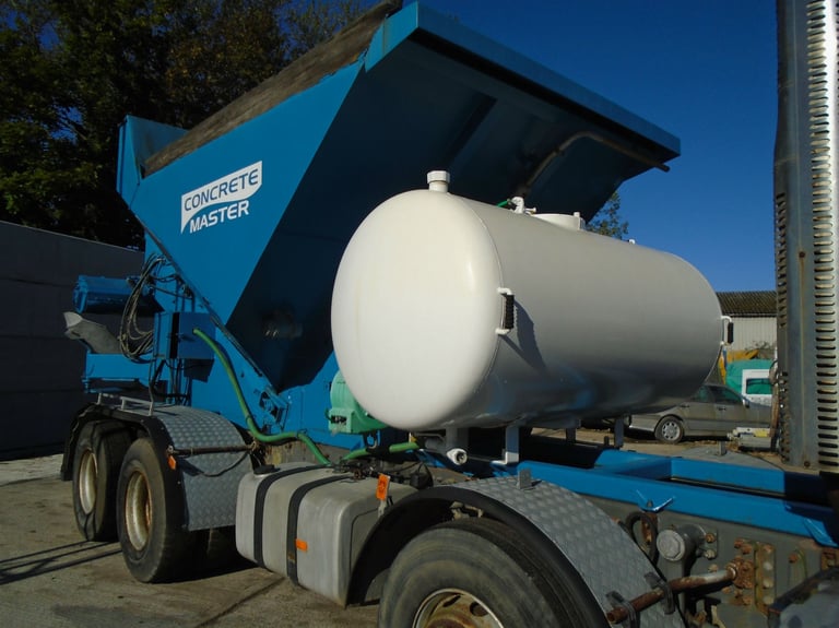 2004 VOLVO FM12 VERSION 2 CONCRETE MIXER