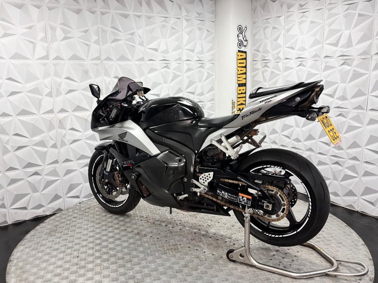 2010 Honda CBR00 | *WARRANTY PROVIDED*