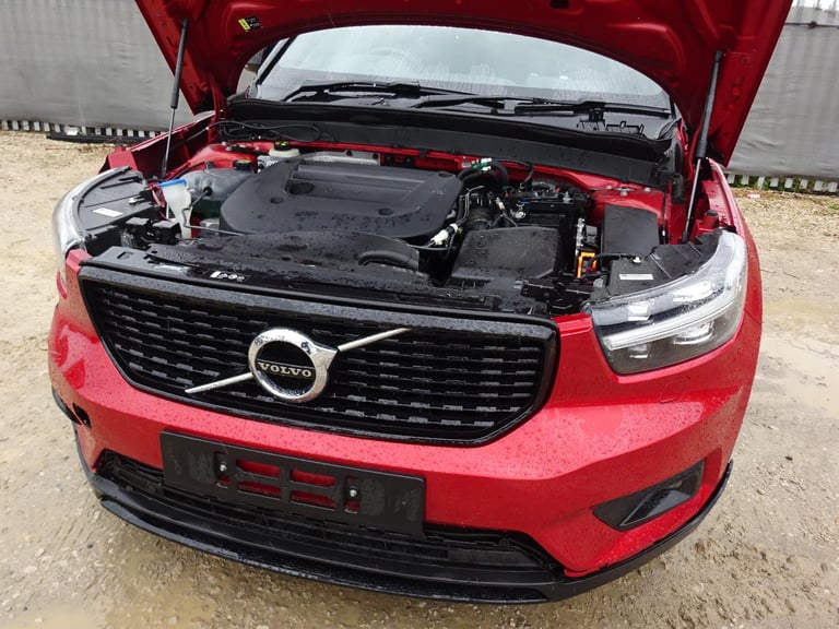 2021 70 REG VOLVO XC40 R-DESIGN B4 AWD AUTO DAMAGED REPAIRABLE SALVAGE
