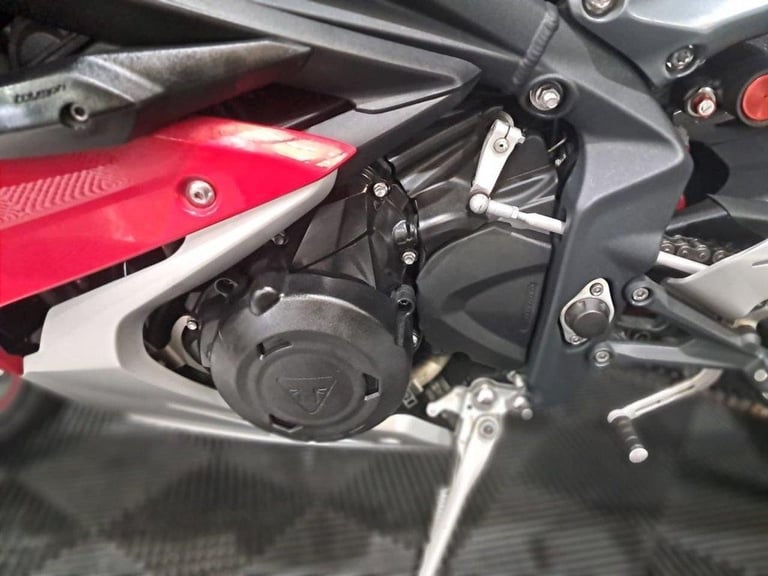 2018 67 TRIUMPH DAYTONA 675 FINANCE SPECIALISTS APPLY NOW