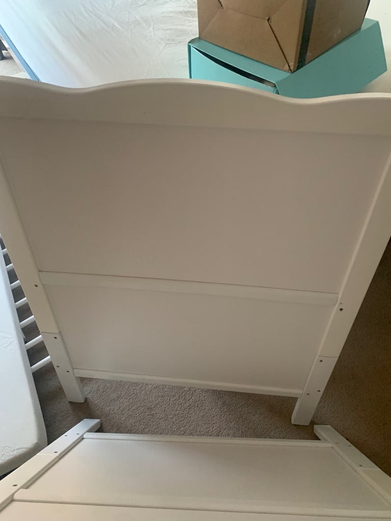 New baby cot