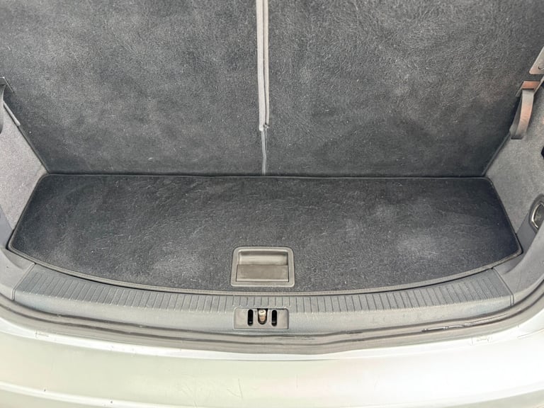 2012 Volkswagen Touran 1.6 TDI 105 SE 5dr DSG MPV Diesel Automatic
