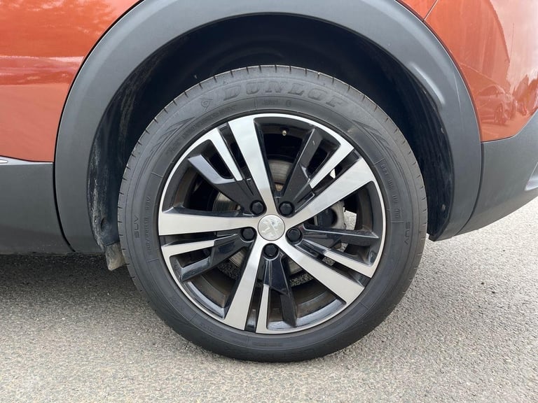 Peugeot 3008 ALLURE PURETECH S/S 1.2 130ps Petrol Automatic in Bronze