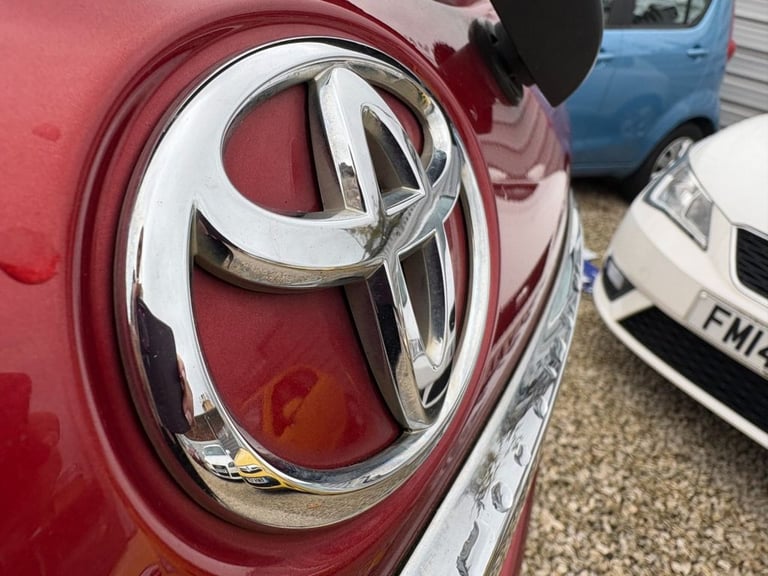 2012 Toyota Yaris 1.33 VVT-i T Spirit 5dr Multidrive S HATCHBACK PETROL Automatic