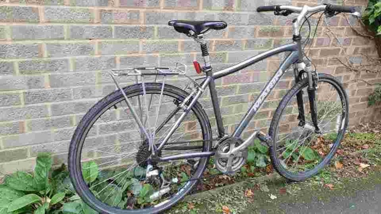Lightweight Aluminium Marin San Rafael Hybrid bike in good condition with suspensions