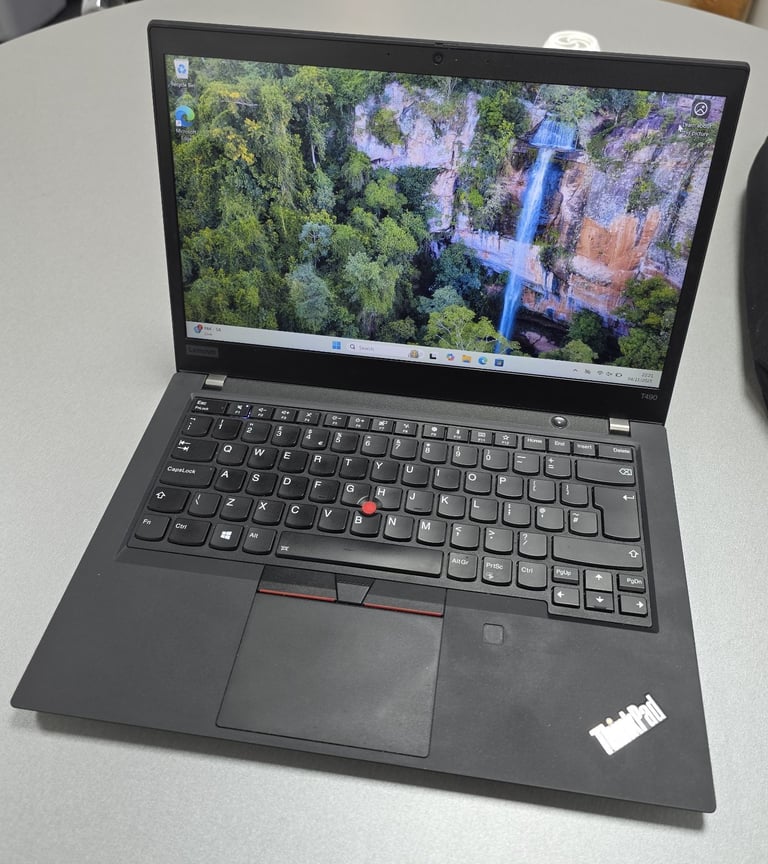 Lenovo ThinkPad T490 - 14" - Intel Core i7 - 8565U - 40 GB RAM - 256 GB SSD